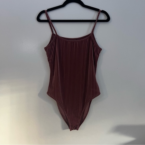 Unbranded velour bodysuit (TALL) - Picture 3 of 3